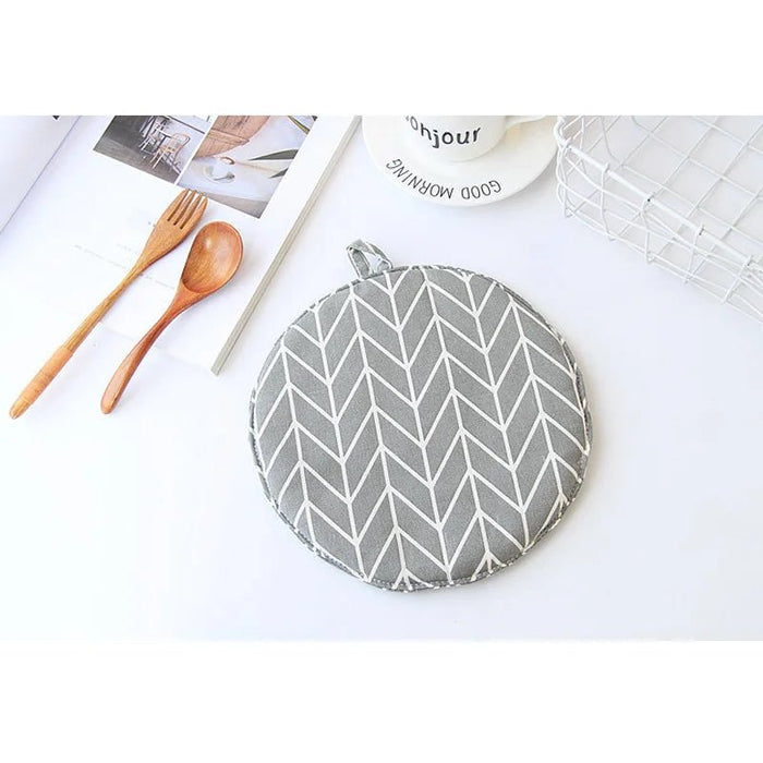 Cute Non - Slip Kitchen Gloves - Yellow & Gray Cotton Nordic Design for Baking, BBQ, Microwave, and Oven Use" - CLICK TIK