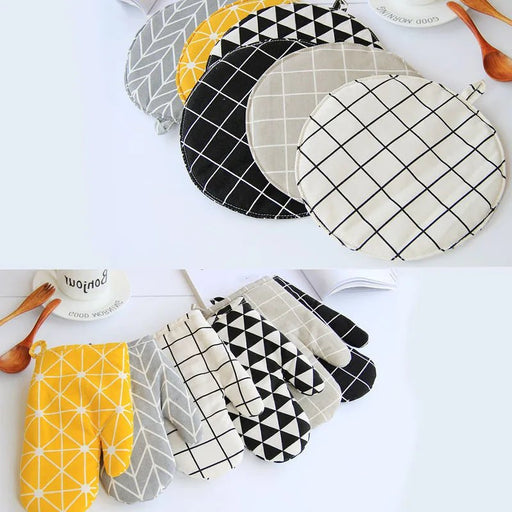 Cute Non - Slip Kitchen Gloves - Yellow & Gray Cotton Nordic Design for Baking, BBQ, Microwave, and Oven Use" - CLICK TIK